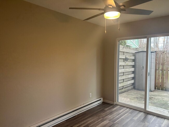 Building Photo - 2 bedroom Townhome-style living with no neighbors above or below