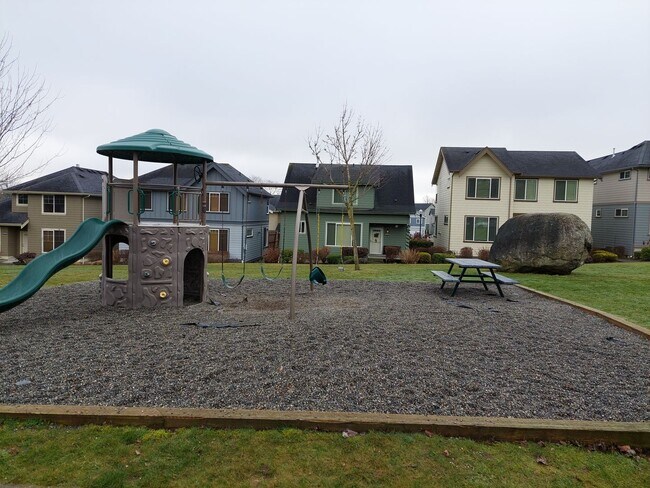 Building Photo - Beautiful Three Bedroom In Ferndale