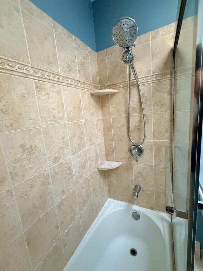 Building Photo - 3808 Ronnald Dr