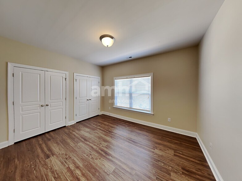 Building Photo - 8320 Willow Branch Dr