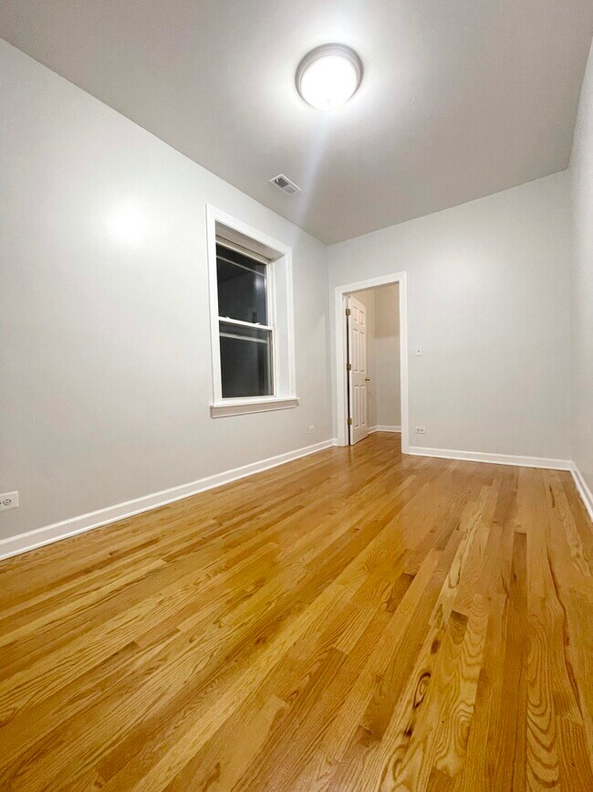 Building Photo - 3601 W Le Moyne St