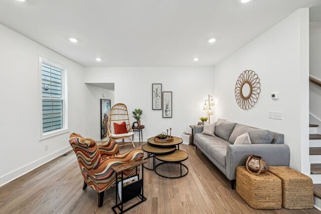 Building Photo - 2109 Chadwell Retreat Dr