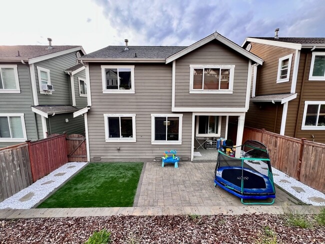 Building Photo - Beautiful 4BR | 2.5BA Home on Cul-de-Sac i...