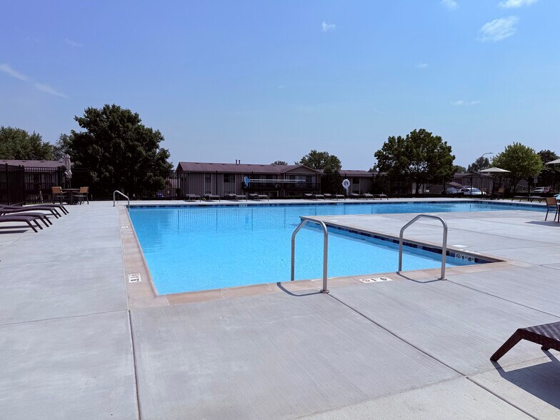 Building Photo - 1335 Gifford Ct