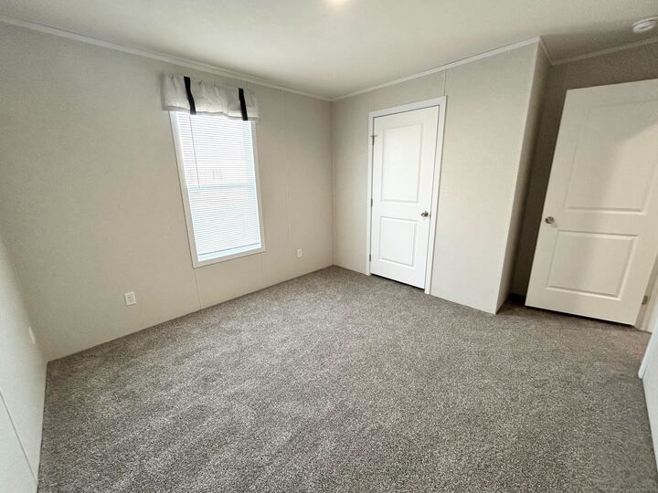 Building Photo - 29909 Flushing Dr