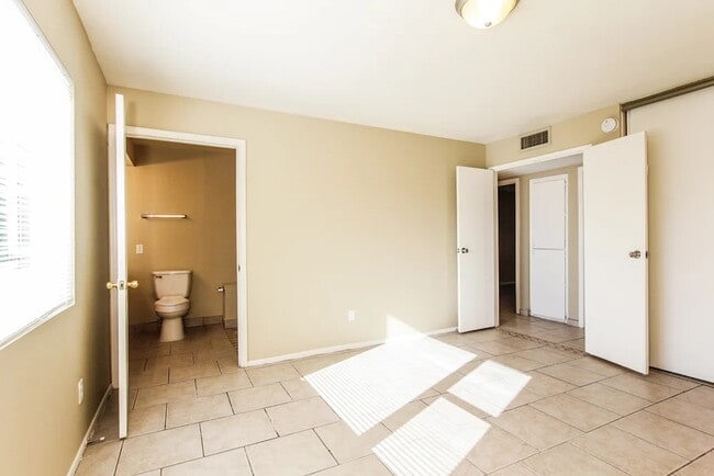 Building Photo - 3908 N 87th St