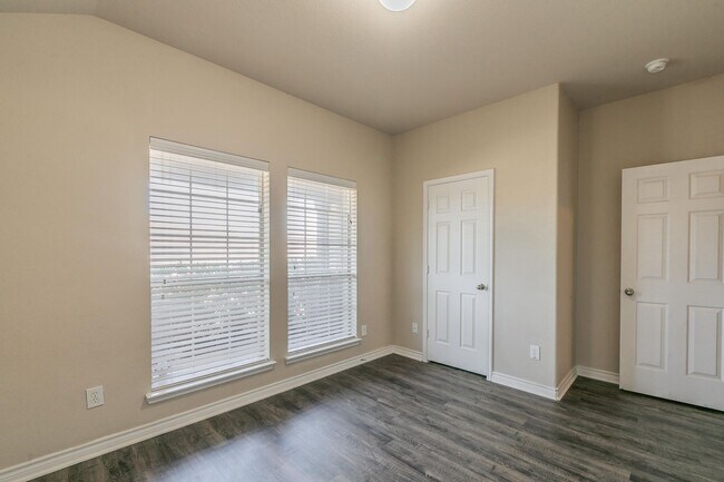 Building Photo - Single story 4 bedroom in Marine Creek Ranch