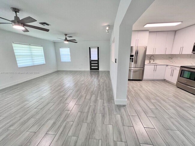 Building Photo - 7290 SW 34th Street Rd