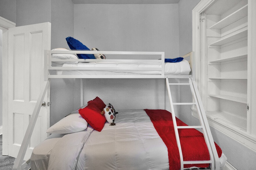 Building Photo - 369 N 300 W