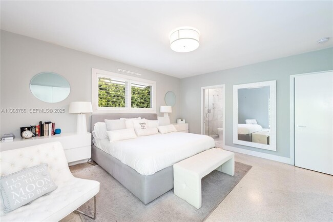 Building Photo - 829 Malaga Ave