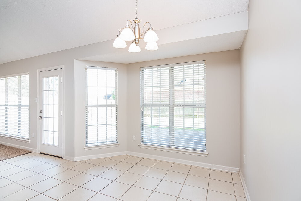 Building Photo - 2885 Rutherford Dr