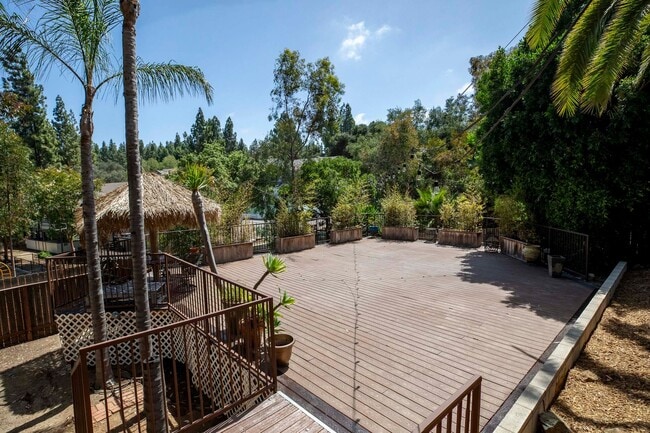 Building Photo - Hillside La Mesa, single family home, 3Bed...