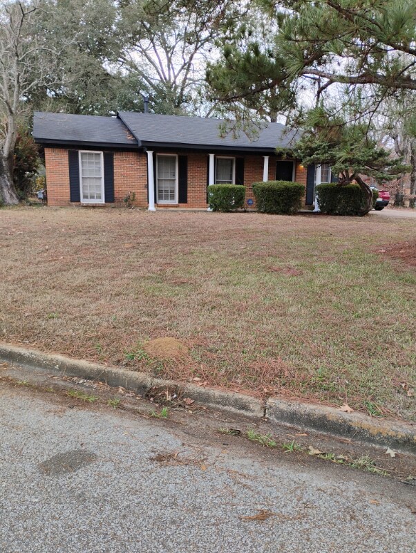 Building Photo - 4001 Piedmont Dr