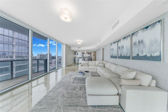 Building Photo - 17001 Collins Ave