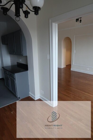 Building Photo - 426 W Briar Pl