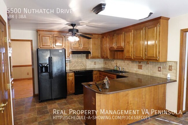 Building Photo - Spacious 5 bedrooms house in Rolling Woods...