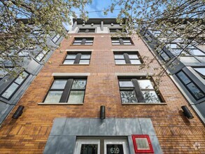 Building Photo - 619 Adams St