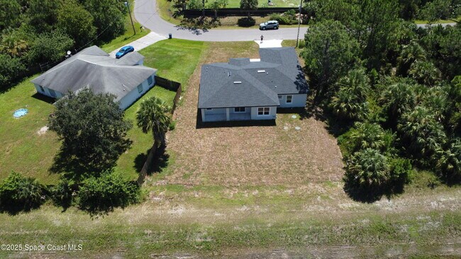 Building Photo - 2862 Pomello Ave SW