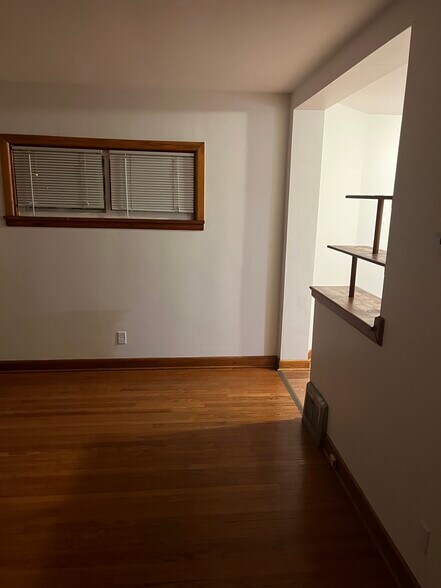 Building Photo - 2806 S Lenox St