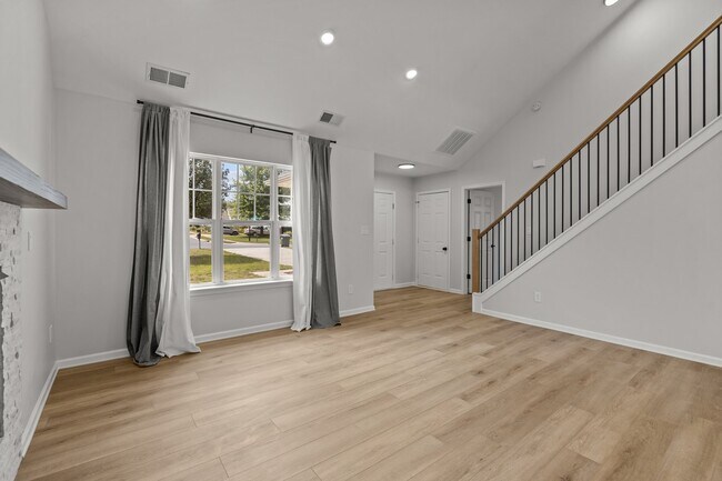 Building Photo - 3932 Chatterleigh Dr