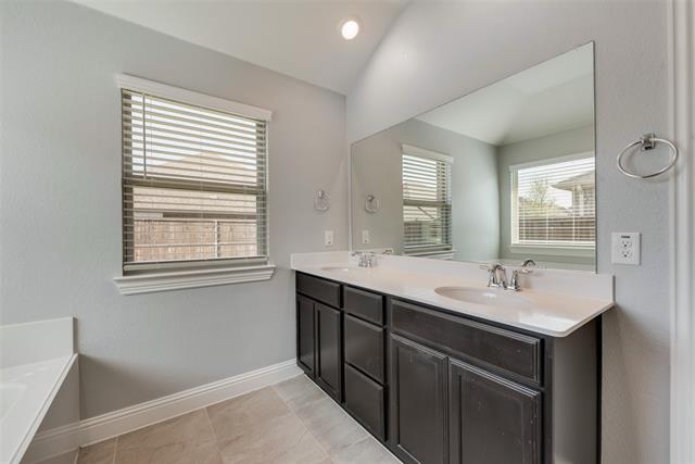 Building Photo - 1203 Freestone Dr