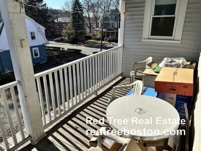 Building Photo - 84 Walker St