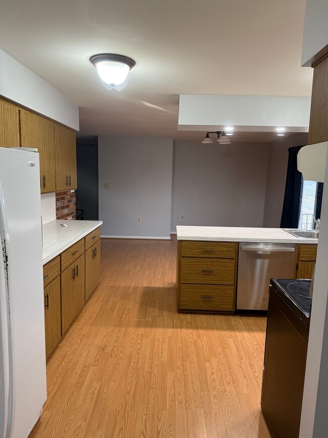 Building Photo - 1755 Holland Cliffs Rd