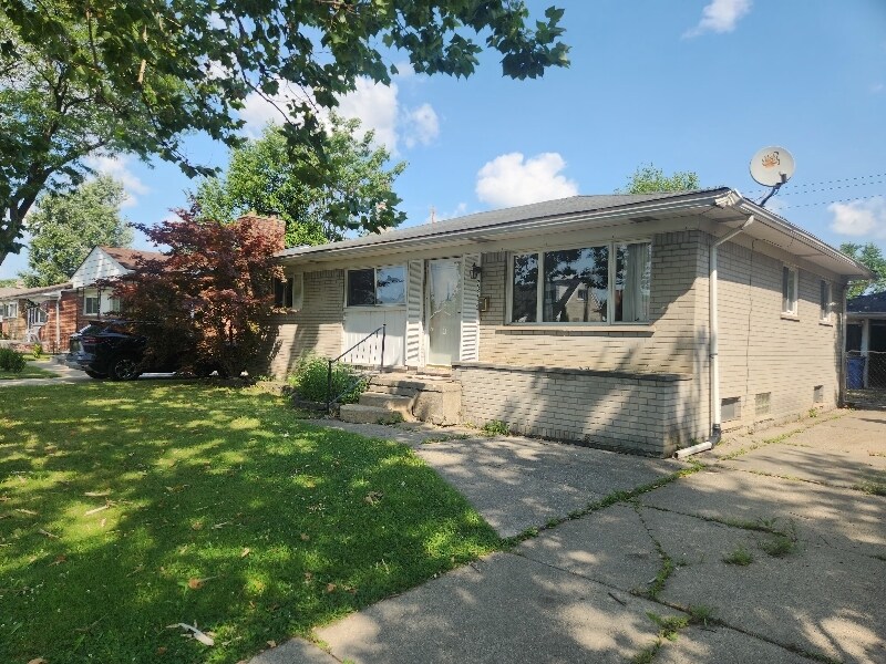 Building Photo - 20736 Crestmont Ln