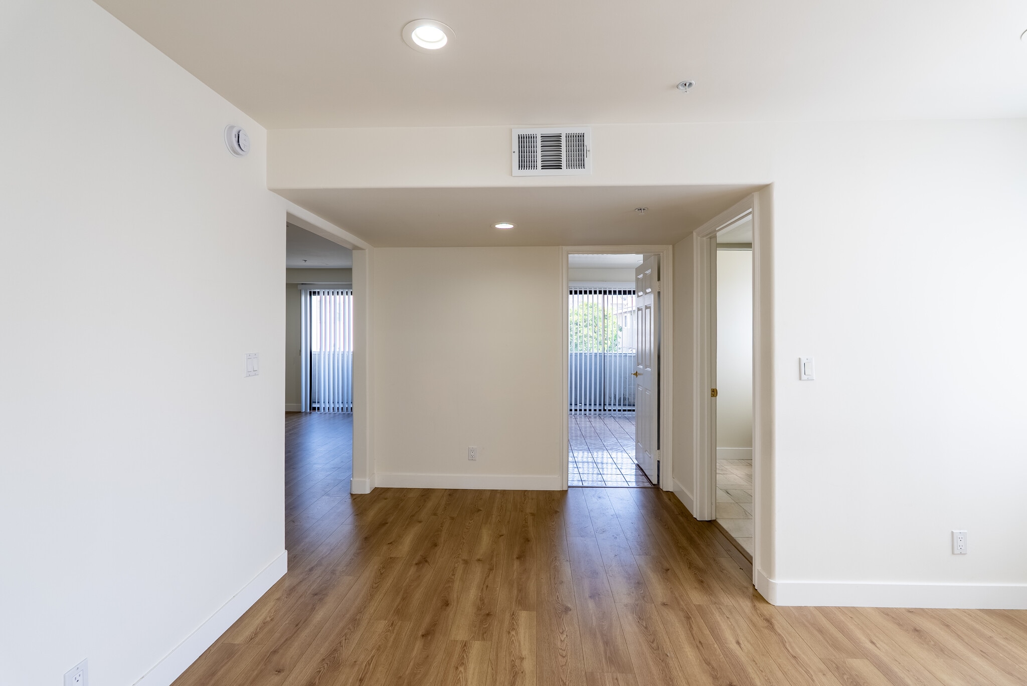 Building Photo - 1758 N Alexandria Ave