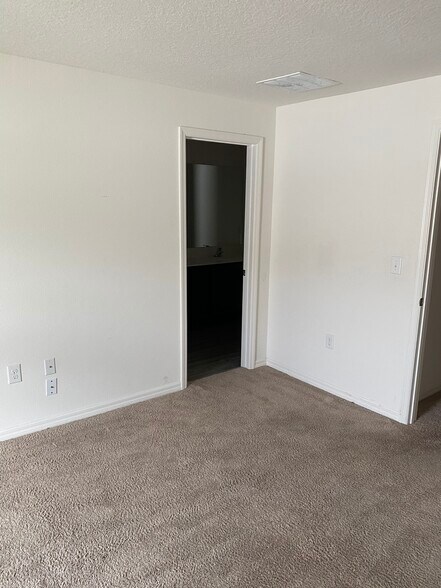 Building Photo - 5428 Companion Ln