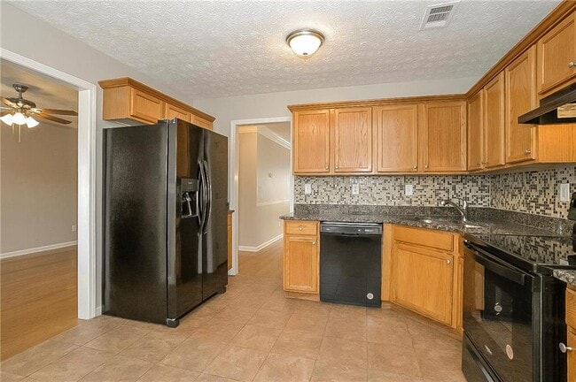 Building Photo - 2465 Oakland Spring Dr