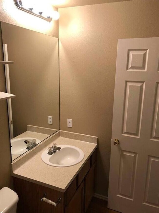 Building Photo - 8102 Willet Trail