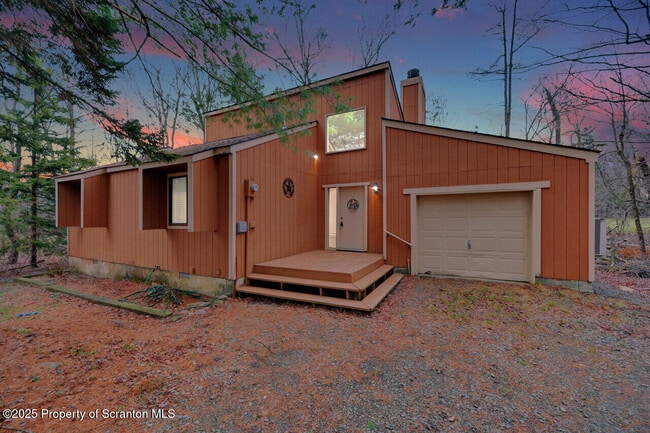 Building Photo - 300 Lake Rd