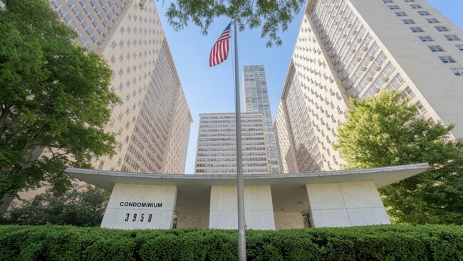 Building Photo - 3950 N Lake Shore Dr