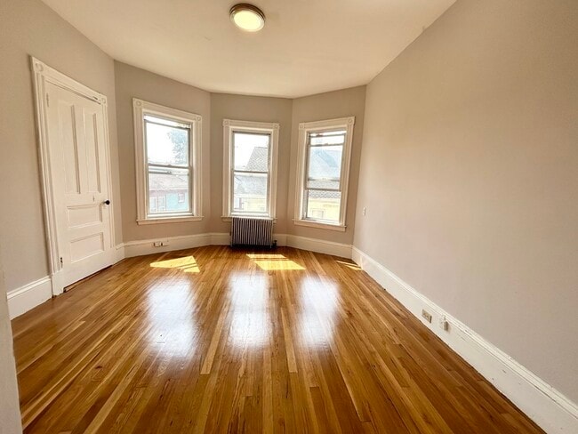 Building Photo - 22 Humphreys St