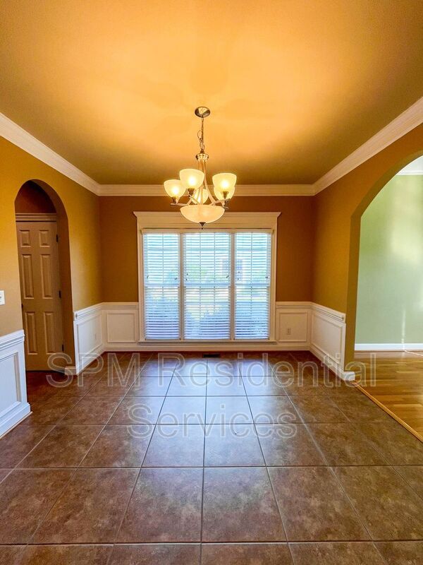 Building Photo - 726 Wine Cellar Cir