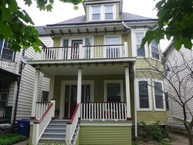 Building Photo - 225 Norwood Ave