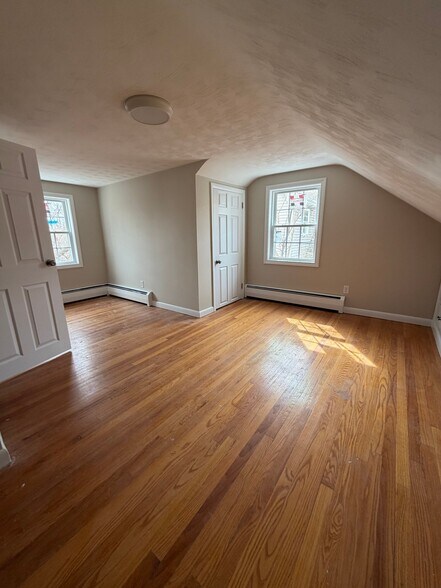 Building Photo - 51 Edgeworth St