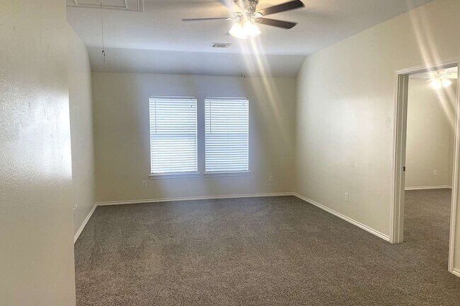 Building Photo - 3208 Waterglen Ct