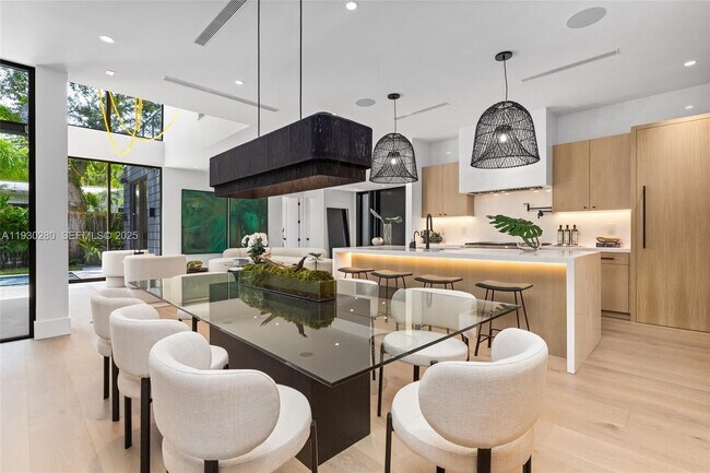 Building Photo - 4024 Bonita Ave