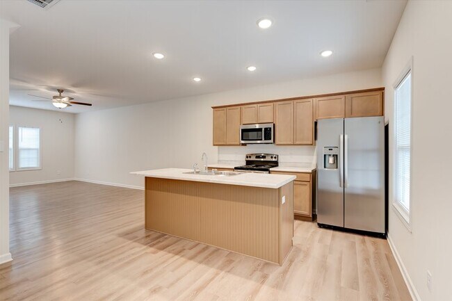 Building Photo - 2807 Cruze Dr