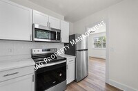 Building Photo - 1074 Day Ave