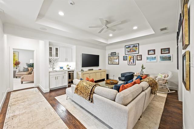 Building Photo - 6432 Del Norte Ln