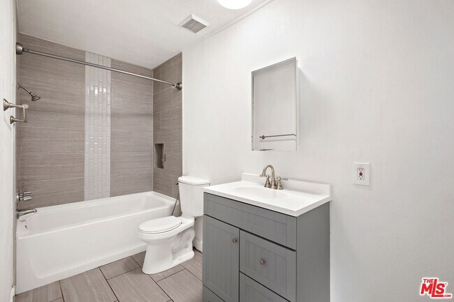 Building Photo - 18530 Hatteras St