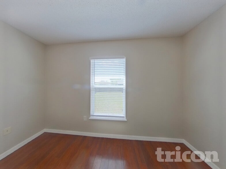 Building Photo - 970 Cambridge Ct