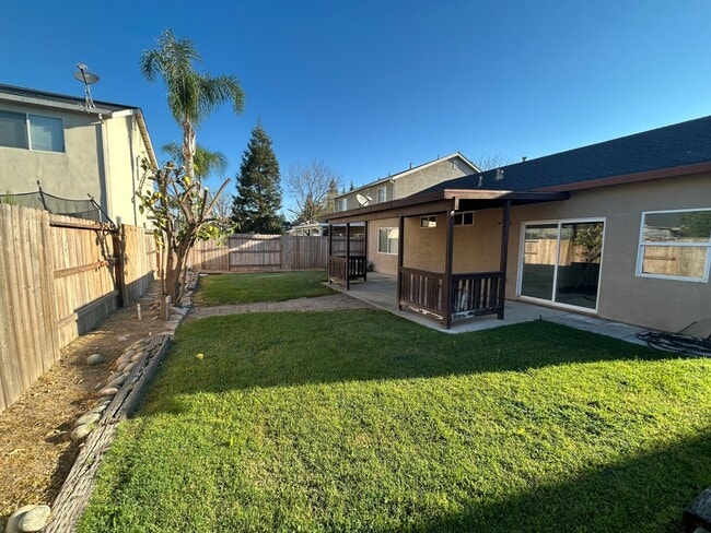 Building Photo - 2541 Carnival Dr