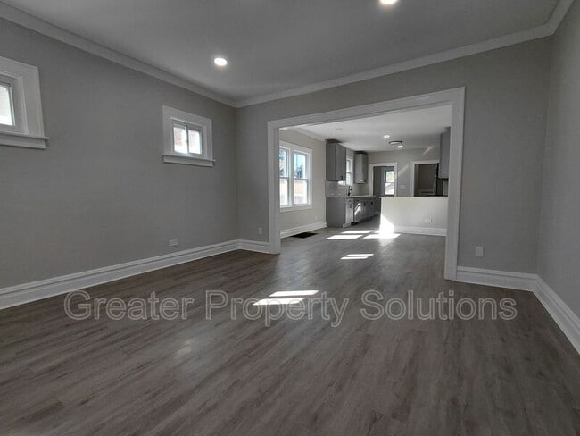 Building Photo - 6624 Jefferson Ave