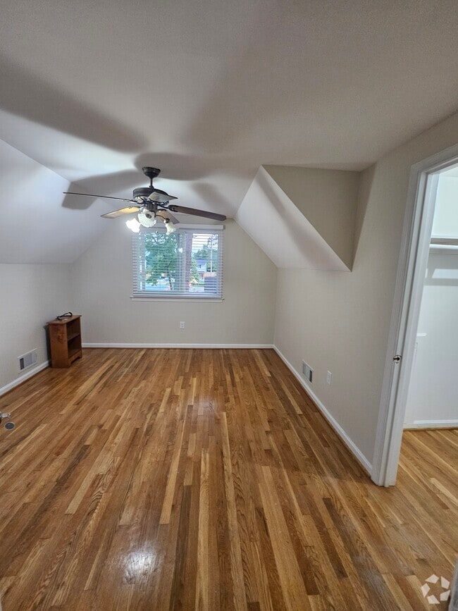 Building Photo - 8104 Glover Ct