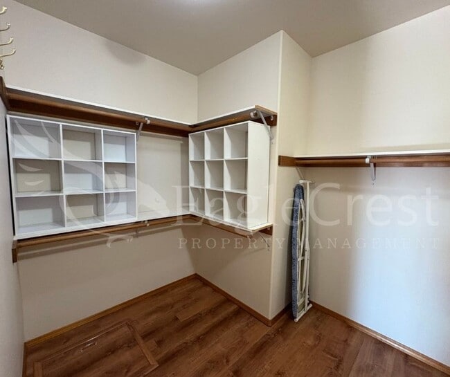 Building Photo - Three Bedroom, Two Bathroom House in Chape...