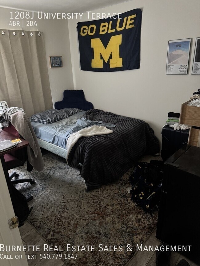 Building Photo - 1208J University Terrace-